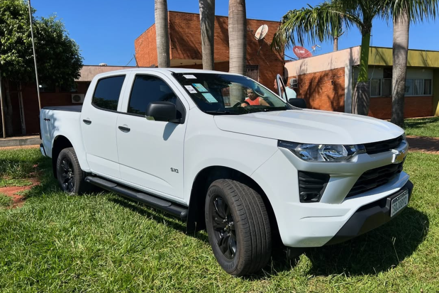 Japorã investe R$ 325 mil em nova caminhonete para a Secretaria de Educação