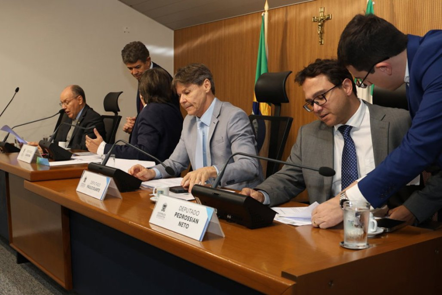 CCJR aprova LDO de 2027 com previsão orçamentária de R$ 27,9 bilhões